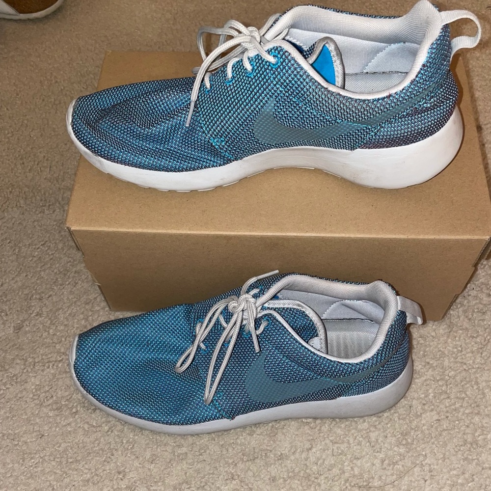 Blue Nike Roshes